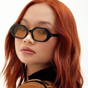 TOPFOXX Women's Black Came to Win Oversized Hexagonal Geometric Sunglasses
